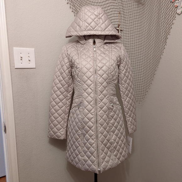 Via Spiga Women's Diamond Quilted Mid-Length Winter Jacket with Attached Hood - Picture 8 of 11